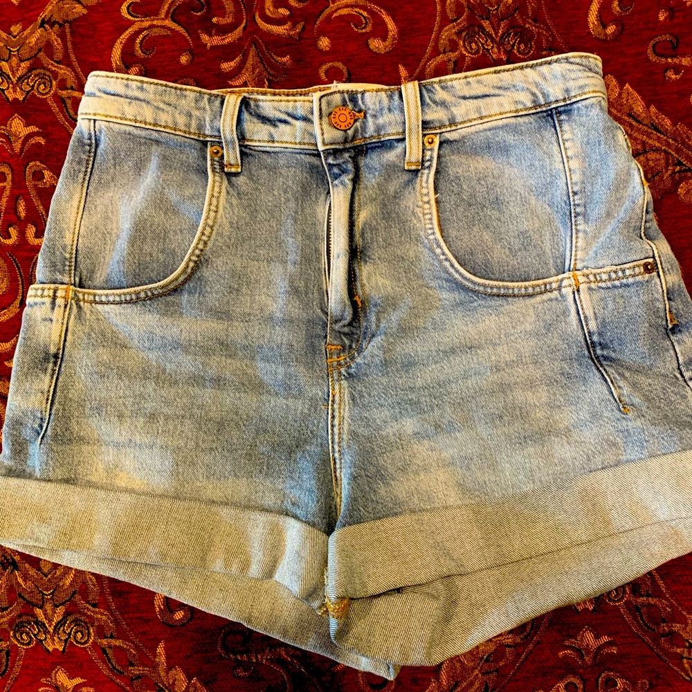 BDG Mom High Rise Cuffed Shorts Size 30